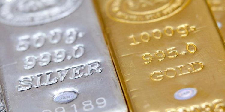 सस्ता हुआ सोना और चांदी, गिरावट के बाद इतनी रह गई 10 ग्राम सोने की कीमत