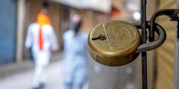 देश के 150 जिलों पर Complete Lockdown का खतरा